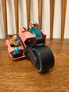 Paw Patrol Mighty Movie Liberty & Poms Jr Patrollers Motorcycle